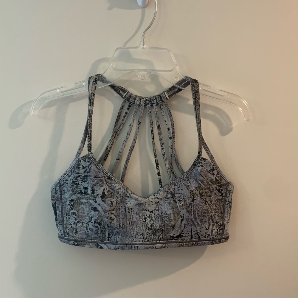 Lululemon sports bra